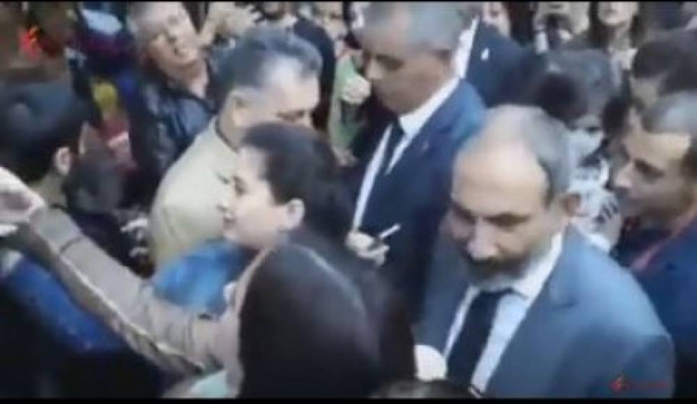 Վարչապետ Նիկոլ Փաշինյանը շրջում է Երևանի փողոցներով (ուղիղ)