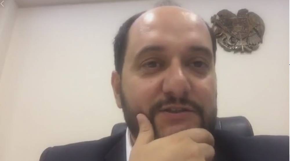 Ծրագիր գրելիս.Արայիկ Հարությունյան (տեսանյութ)