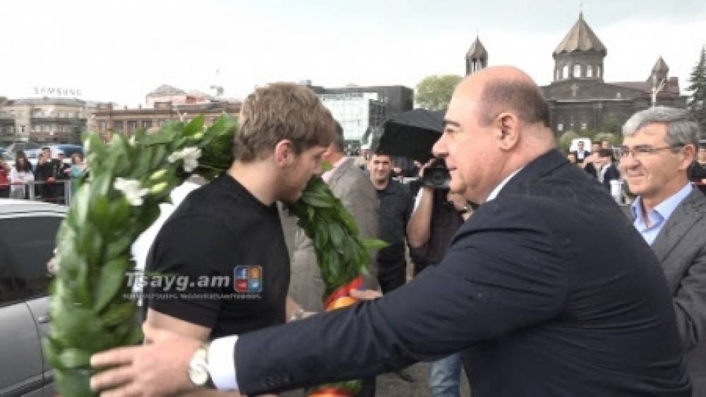 Քառակի չեմպիոն Արթուր Ալեքսանյանը՝ Գյումրիում (տեսանյութ)