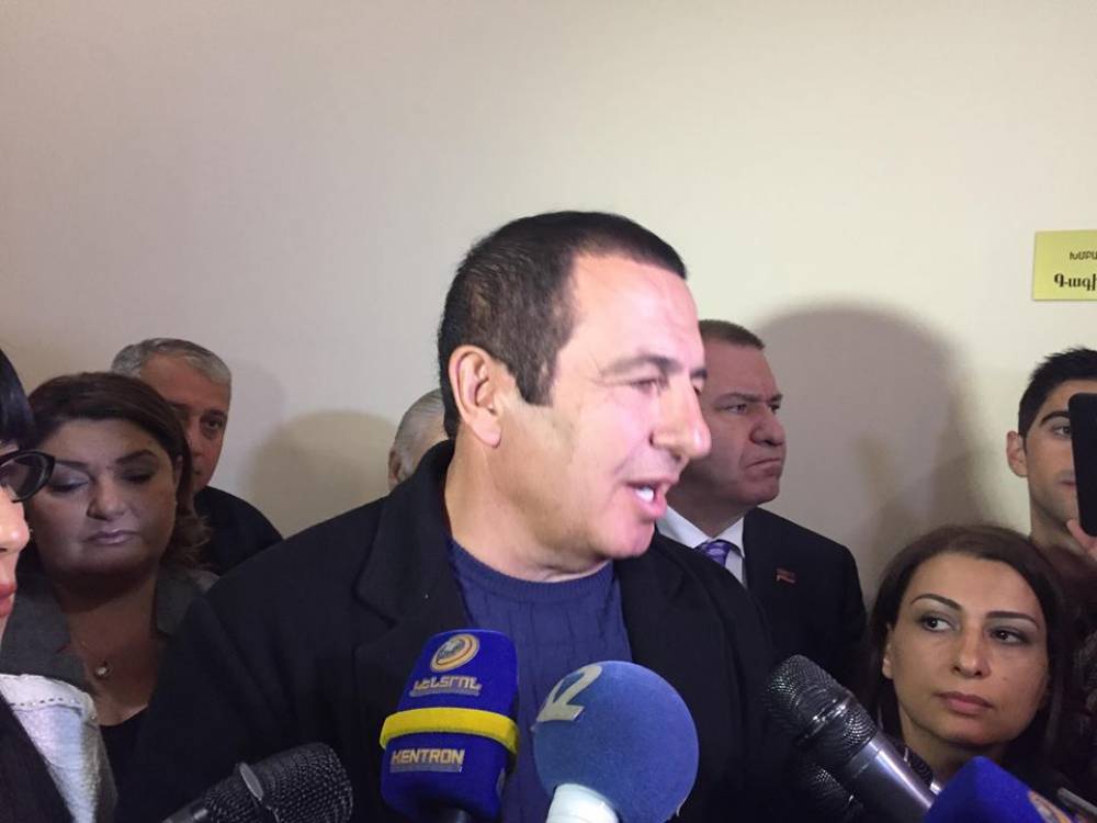 Ծառուկյանը՝ պաշտոններ ուզելու և շարժմանը 5 րոպե առաջ միանալու մասին