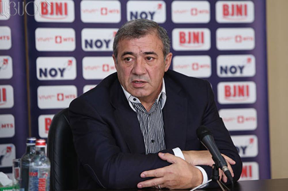 Յուրա Մովսիսյանը հատուկ ֆուտբլիստ չէ. Ռուբեն Հայրապետյանը համաձայն չէ Վարդան Մինասյանի որոշման հետ