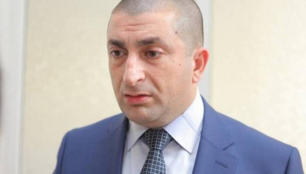 Ոստիկանությունից ինձ հրավիրում են բացատրություն տալու. Ենթադրում եմ՝ կապ ունի մաքսանենգ ծխախոտի գործի հետ. Համբարյան