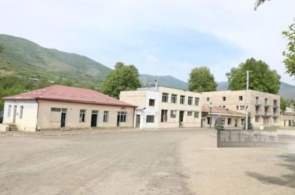 Ադրբեջանցիներն ավերել են բռնազավթված Հադրութի կենտրոնական գրադարանը (լուսանկարներ)