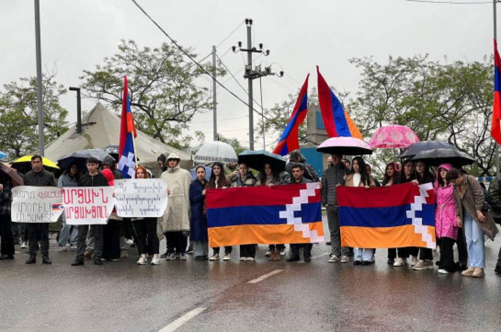 «Մեր պայքարը միասնական է, մեր կամքը՝ անկոտրում». «Ո՛Չ Արցախի էթնիկ զտմանը» շարժման ակցիան և ստորագրահավաքը ակտիվորեն շարունակվում է