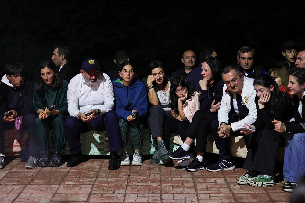 Տենց օգնել-մօգնել չկա՞ մինչև մրցաշարը. Փաշինյանը հանդիպեց «ՀՀ վարչապետի գավաթի» մասնակիցներին