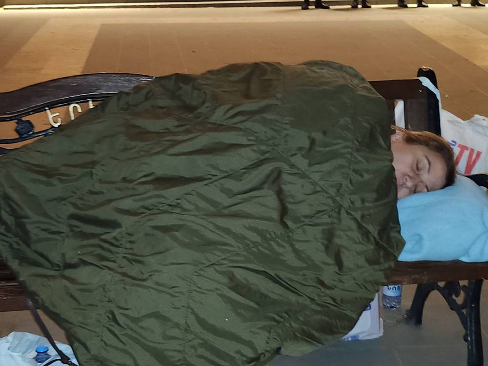 Լուսաբացը՝ Հանրապետության Հրապարակում. (լուսանկարներ)