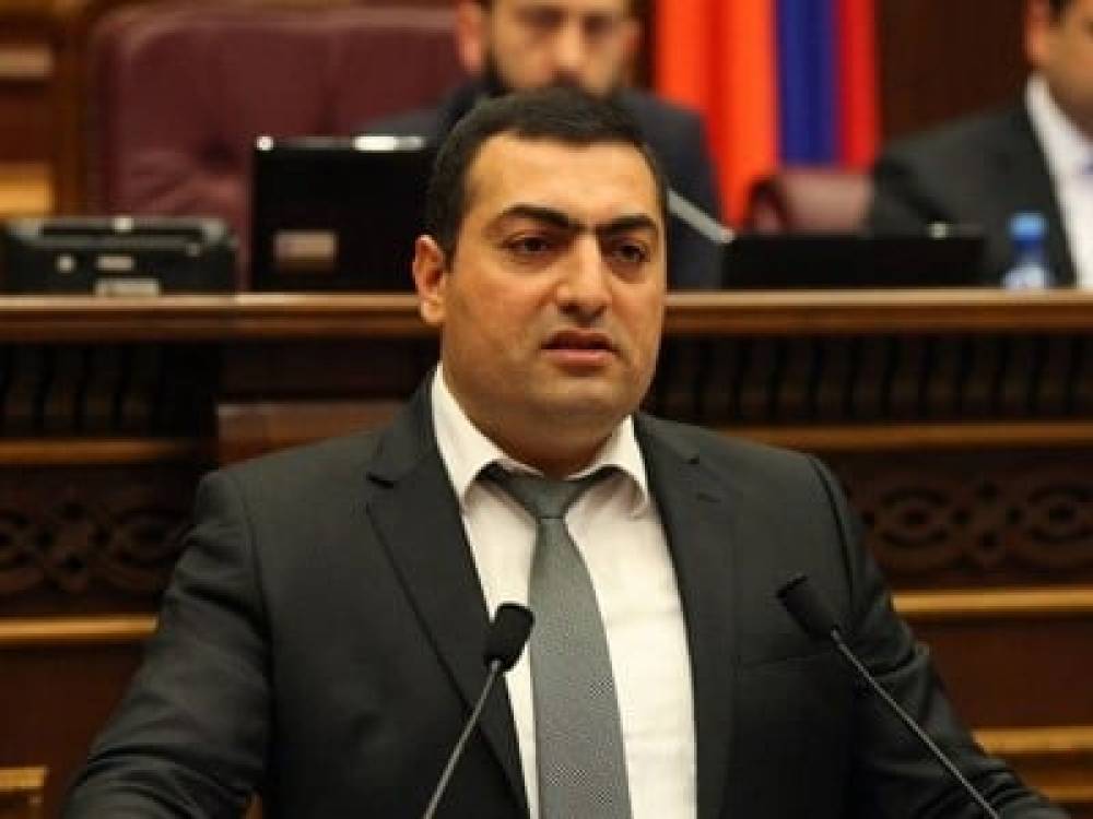 Ինչով է զբաղված ՔԿ ծառայության պետը. աշխատակիցները գործարքի մեջ են. «Ժողովուրդ»