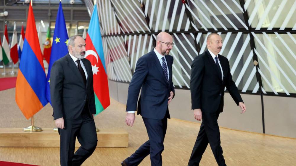 Աշխարհաքաղաքական «շպագատ». «Փաստ»