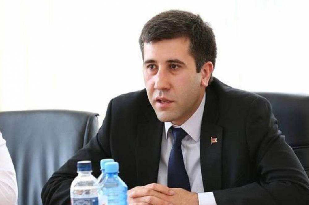 Փաշինյանին «դավաճան» անվանած քաղաքացու փաստաբանները բողոքարկել են նրա ձերբակալումը ոչ իրավաչափ ճանաչելու պահանջը մերժելու մասին որոշումը