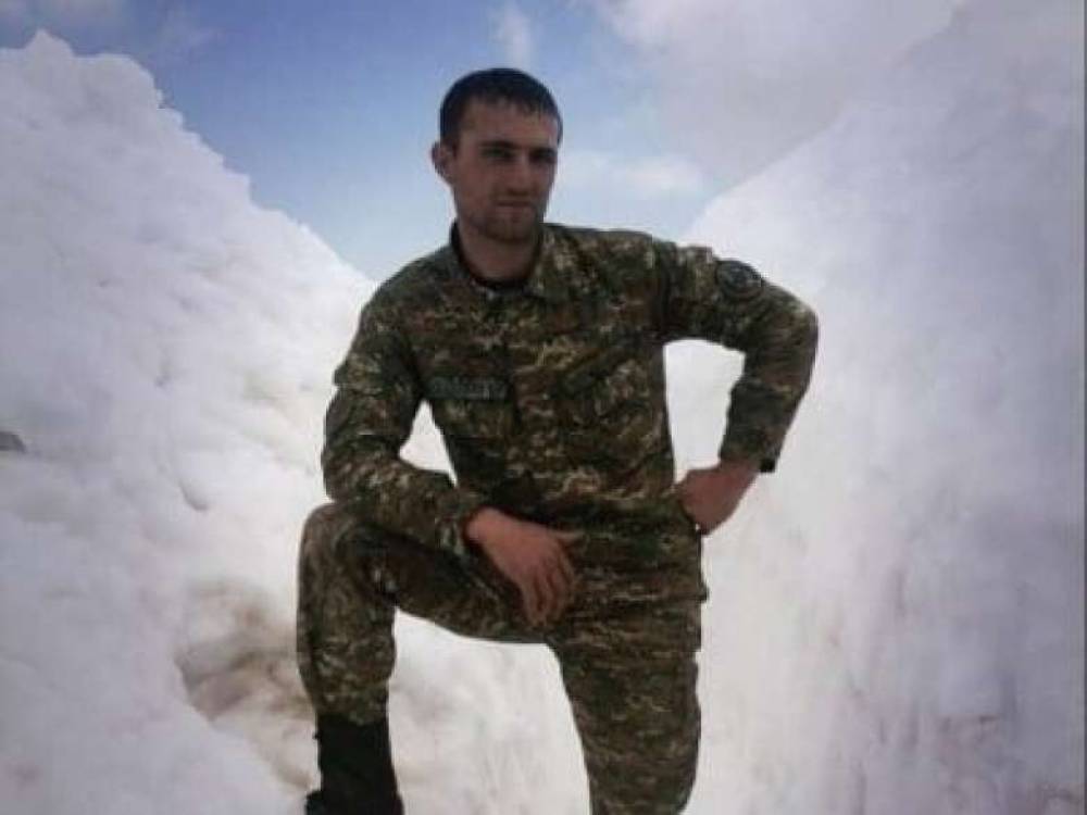 «Տանս դուռը ոչ ՊՆ նախարարն է բացել, ոչ ԱԱԾ-ից որեւէ պաշտոնյա. սա անտարբերություն չէ՞». անհետ կորած Շիրազ Խաչատրյանի հայր