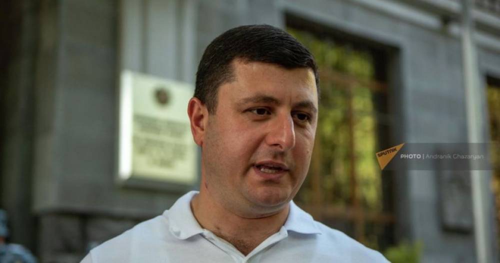 Զոհվածի մոր հետ տեղի ունեցողը ցույց է տալիս՝ ինչ ողբերգության մեջ է մեր երկիրը. Տիգրան Աբրահամյան (Video)