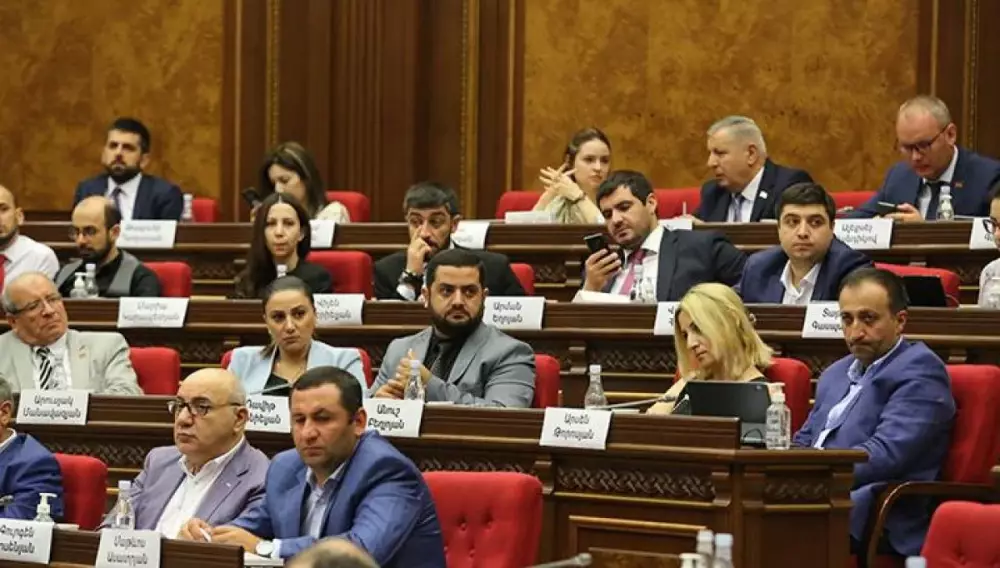 ՔՊ-ականները շունչները պահած սպասում են Փաշինյանի գալուն. «Ժողովուրդ»