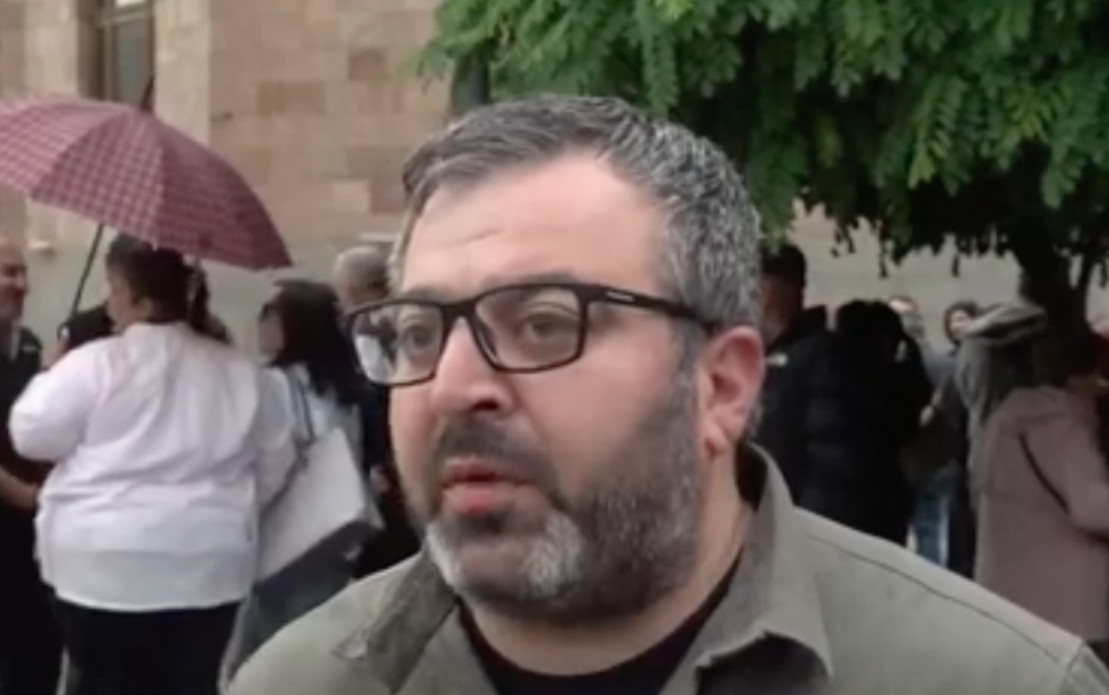 Էդ 4 մետրանոց մայթը թողած` եկել էիր, դատարանի պատի տակո՞վ էիր քայլում, նպատակաուղղված սադրանք էր