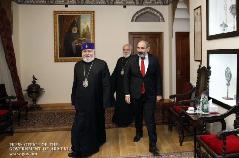 Հորդորում ենք իշխանություններին՝ հրաժարվել պարտվողական մտայնությունից և դրանից բխող կործանարար քայլերից․ Մայր Աթոռ