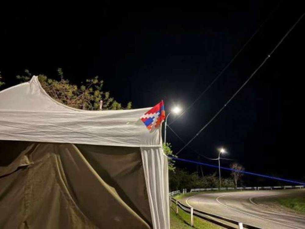 «Ո’չ Արցախի էթնիկ զտմանը» շարժման նախաձեռնող խումբը ակցիա է սկսում Լաչինի ճանապարհին