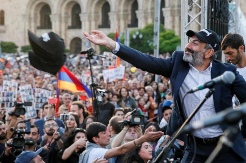 «Աղետալի է Փաշինյանի անձնական վարկանիշը՝ ընդամենը 14%․ Եթե ընտրությունները կայանային այս կիրակի, ՔՊ-ին ձայն կտար ընդամենը 21% -ը, Երևանում՝ 17%-ը»․ Նոր սոցհարցում է անցկացվել