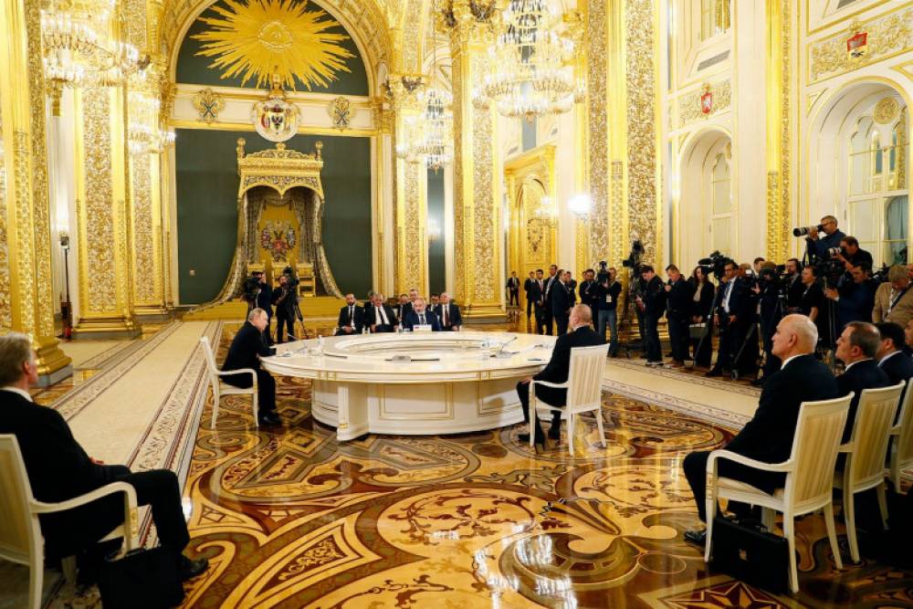 Մոսկովյան հանդիպումների խութերն ու հարցականները. «Փաստ»