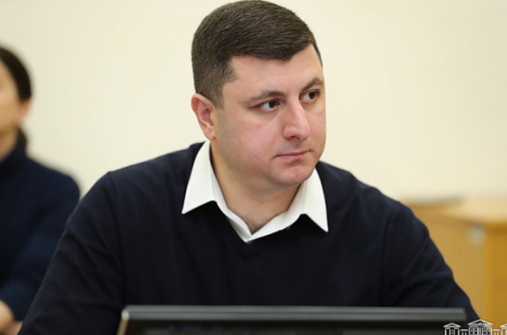 Քաղաքական պատվեր իջեցնողից, խայտառակ ապօրինություններ թույլ տվող դատավորից մինչև թուրք-ադրբեջանական ցանկություններ բավարարողներ՝ հավասարապես հանձնողի պիտակ են կրում․ Աբրահամյան