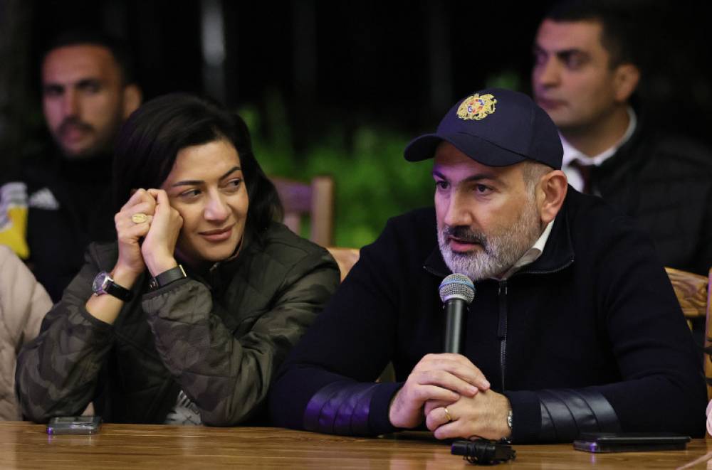 Եթե եկեղեցին ուզում է քաղաքական գործունեություն ծավալել, ոչ մի բան չի խանգարում, որ կուսակցություն ստեղծեն, բայց եկեղեցին չի կարող բարձր լինել պետությունից. Նիկոլ Փաշինյան