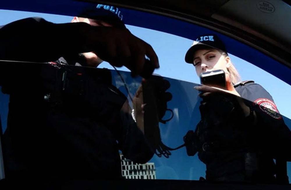 Պարեկները՝ ստիպում են մաշկի համար խիստ վտանգավոր ուլտրամանուշակագույն ճառագայթներն ուղիղ ազդեցության տակ լինել