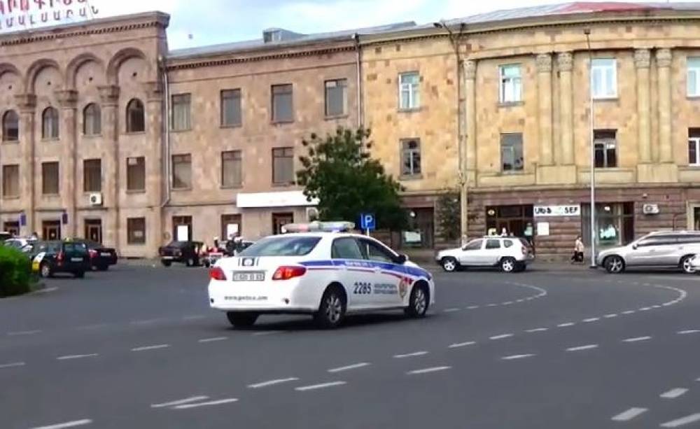 Շանը հարձակվելու հրահանգ է տվել, սակայն նկատելով, որ շունը չի հարձակվում, սառը ջուրը 15-20ր. պահել է տղամարդու վրա. մանրամասներ Գյումրիի միջադեպից