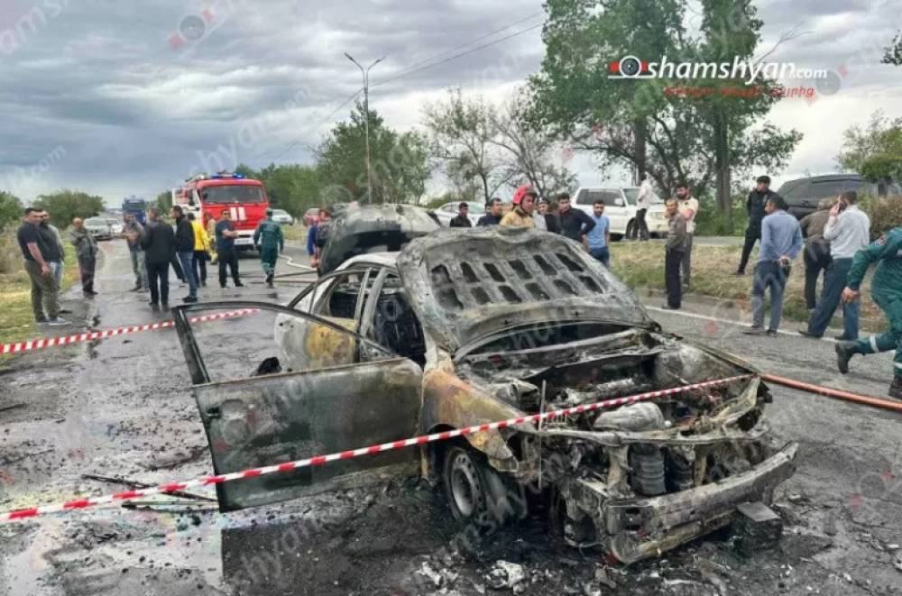 Խոշոր հրդեհ Արմավիրի մարզում․ Toyota Camry-ում ընթացքում հրդեհ է բռնկվել․ կան վիրավորներ․ Shamshyan.com