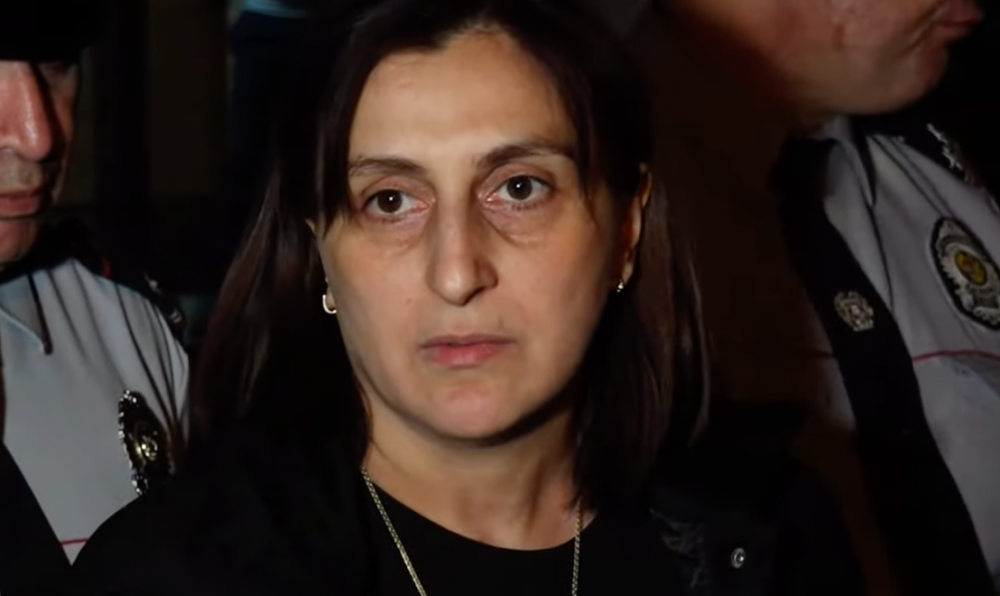 «Աշոտիկ, լավ տղերքը «Եռաբլուրում» են, լավ տղերքը բոմժի նման չեն քայլում փողոցում. զոհվածի մայր