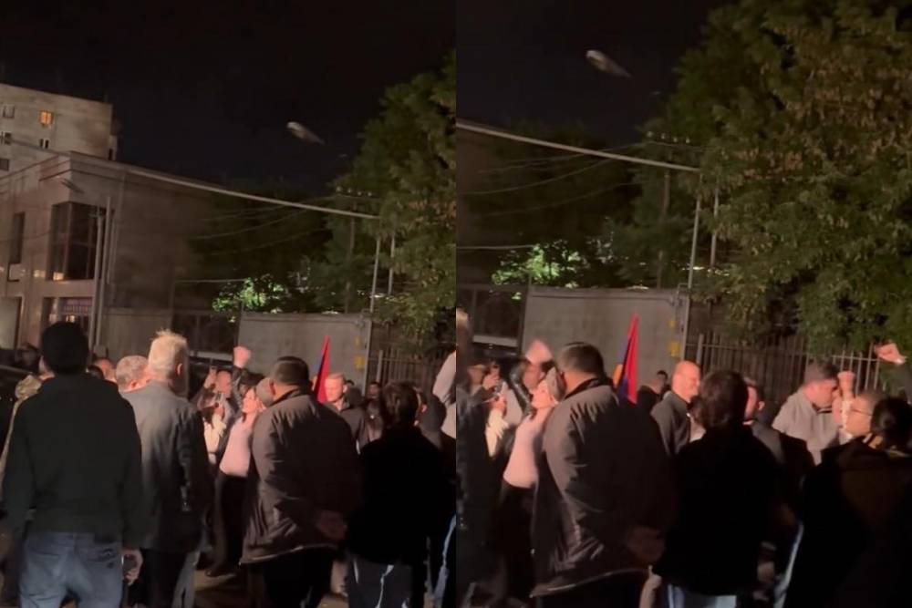 Լարված իրավիճակ. Քաղաքացիները շրջափակել են ոստիկանության շենքը