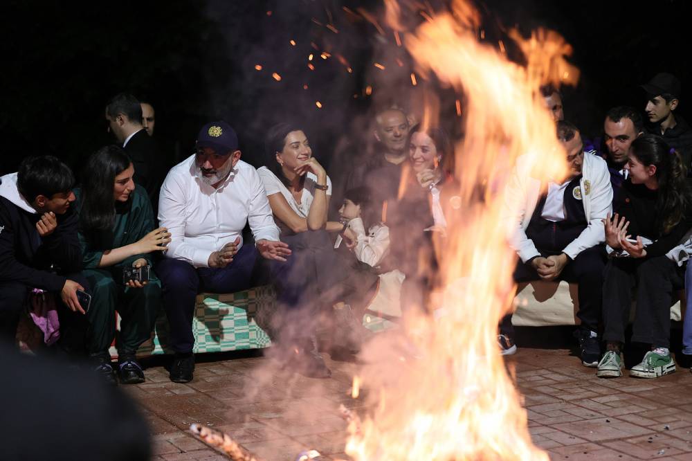 Ո՞ր գյուղից եք, Ծակքա՞ր, հա, Սանոսյանենց գյուղն ա. Փաշինյանը՝ «ՀՀ վարչապետի գավաթի» մասնակցին