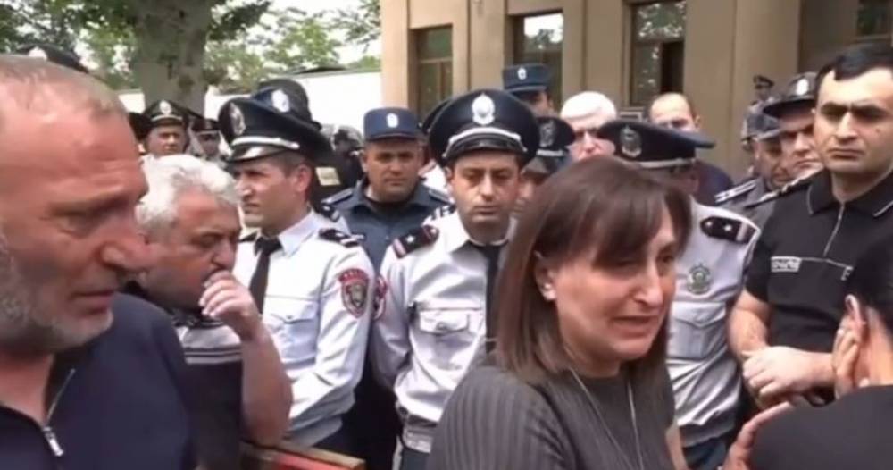 Ես իմ էրեխուն հրաժեշտ էլ չեմ տվել, ես իմ էրեխուն չեմ շոյել, չեմ ասել՝ «հաջող, բալես, էլ չենք հանդիպելու». Ի՞ՆՉ ԵՔ ՈՒԶՈՒՄ, Ի՞ՆՉ ԽՈՐՀՈՒՐԴ ԵՔ ՏԱԼԻՍ ԷՍՕՐ (Video)