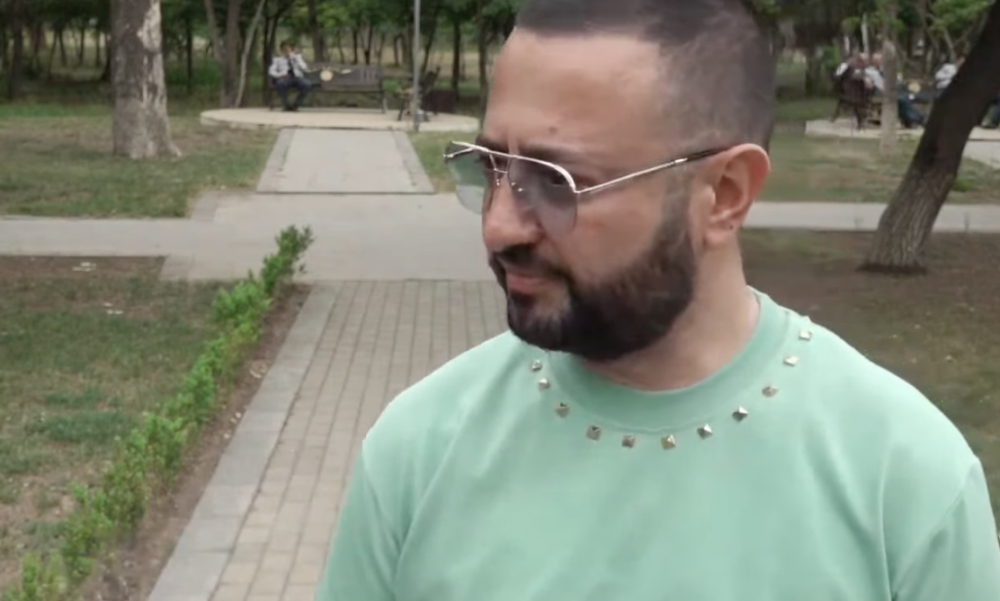 Եկել եմ դատարանի բակ` ի աջակցություն տիկին Գայանեի .Սուպեր Սաքո. (տեսանյութ)