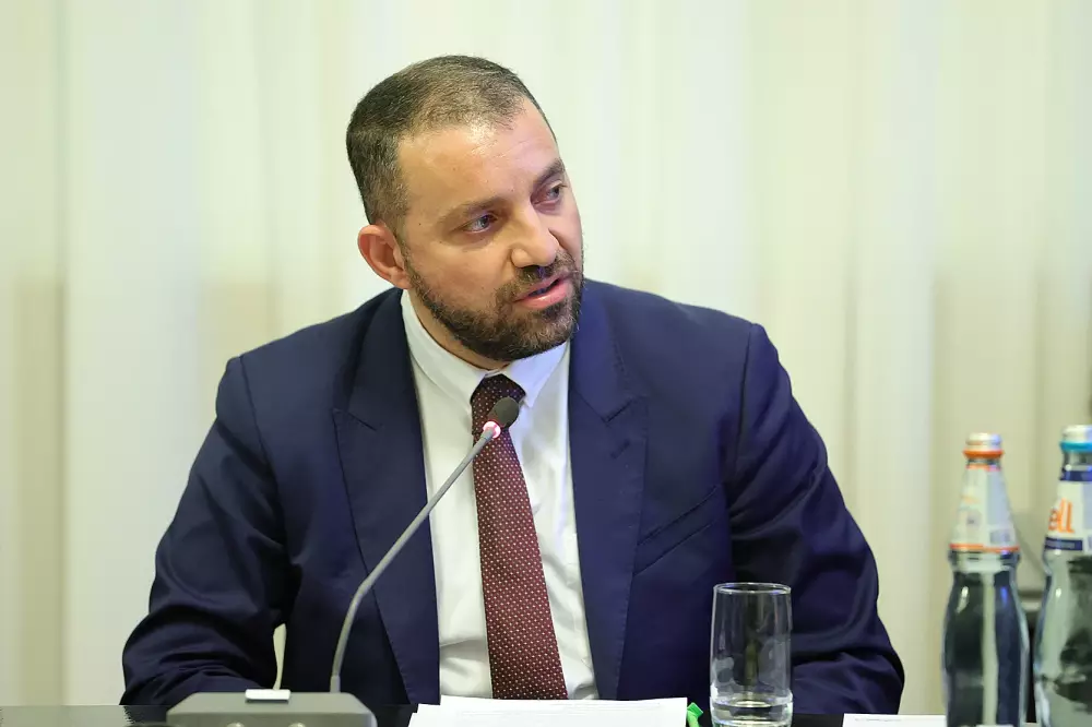 Նախարարի խոստումը երկու անգամ է՝ հետաձգվում է. «Ժողովուրդ»
