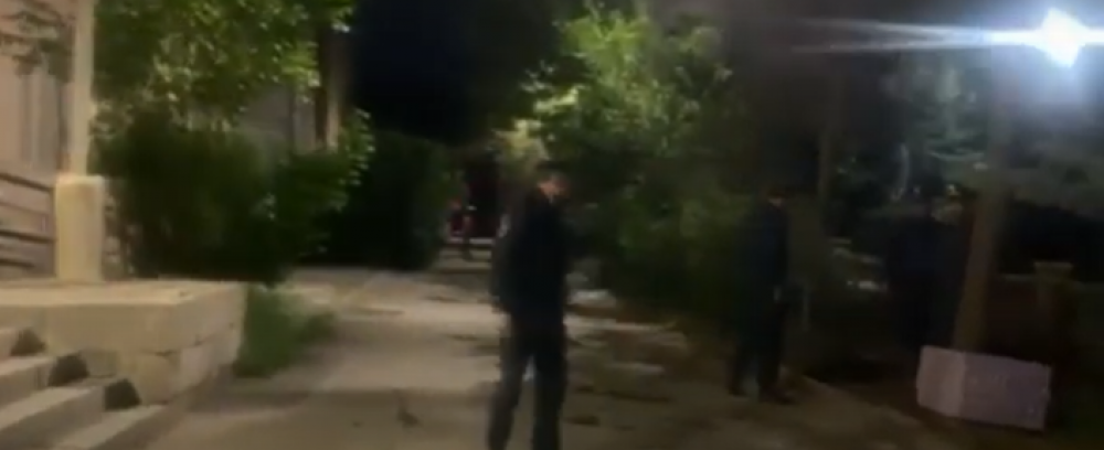 Տասնյակ ոստիկաններ ու կարմիր բերետավորներ` դատարանի բակում. շարունակվում է Խաչատուրովի նիստը