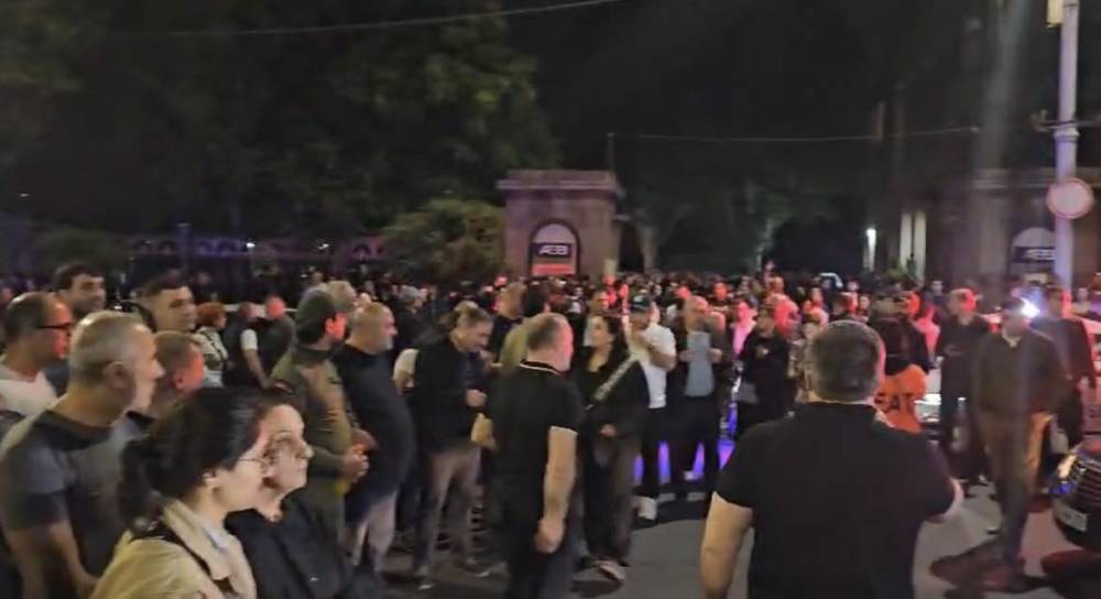 Քաղաքացիները փակեցին Արշակունյաց պողոտան. (տեսանյութ)