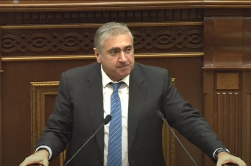 Վերագնահատեք` Հայաստանը ժողովրդավարության բաստիո՞ն է, թե՞ ազատ անկման մեջ է դեպի բռնակալություն. Արթուր Խաչատրյան