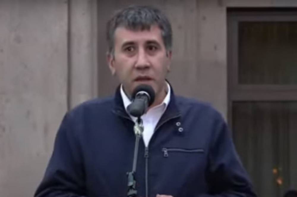 Նարեկ Սամսոնյանը, Վազգեն Սաղաթելյանը, Սամվել Վարդանյանը հետապնդվում են՝ իշխանություններին կոշտ քննադատելու համար․ Մելիքյան