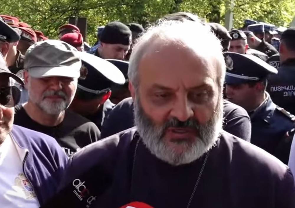 Սա դեսպանատների հարց չէ, սա մեր հարցն է, դիմել են, որ էս վիճակում ենք հիմա. Սրբազան