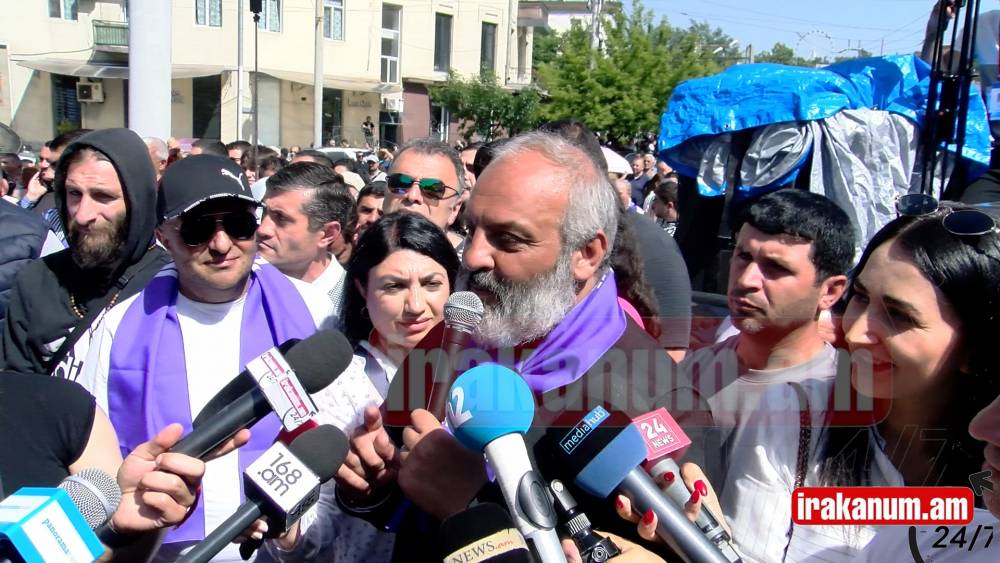 Էն մեկը տղամարդկությունը թողել է ուրիշ տեղ, Վահե Ղազարյան, իջի'ր այստեղ, բացատրություն պիտի տաք