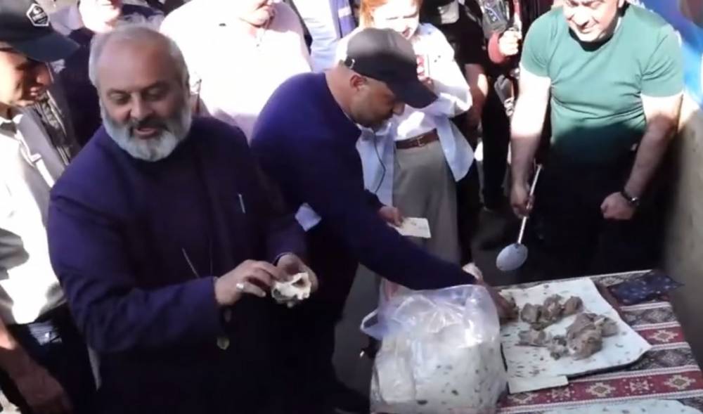 «Ընդունելի մատաղ լինի», «Սրանից ավելի լավ ծնունդ չէր կարող լինել». հյուրասիրություն` Սրբազանին