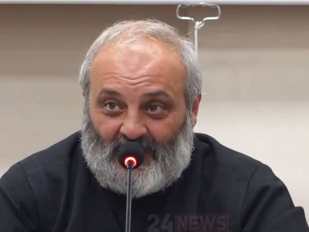 Ես պարտադրված եմ հայտնվել հրապարակում, սա ոչ թե երեք գյուղի, այլ ողջ Հայաստանի հարցն է. Սրբազան