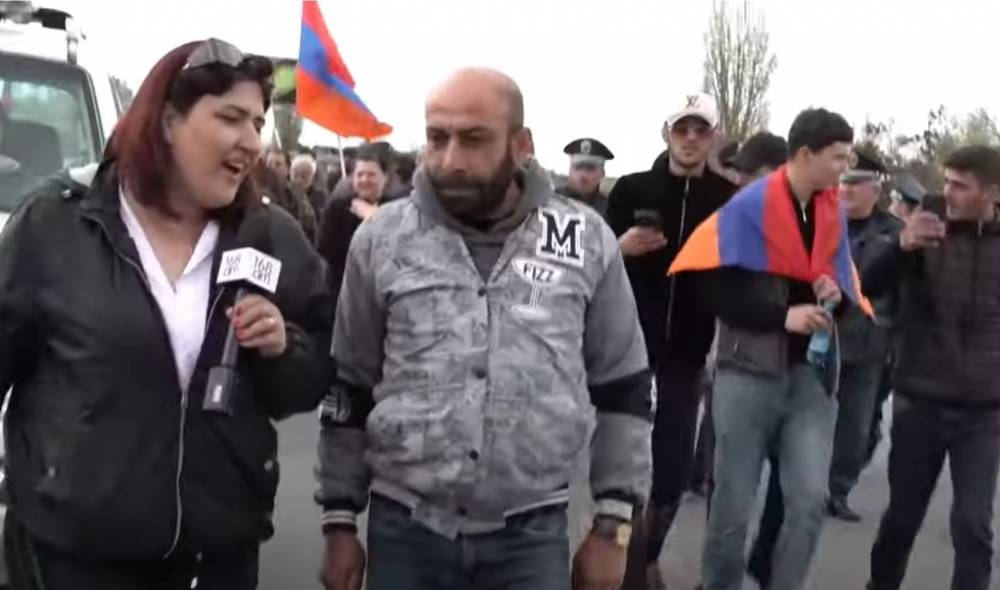 Արդեն բոլոլա եղել ա, թող իրա կամքով ռադ լինի. հայտնի երգիծական պատմության հերոսը միացել է երթին (տեսանյութ)
