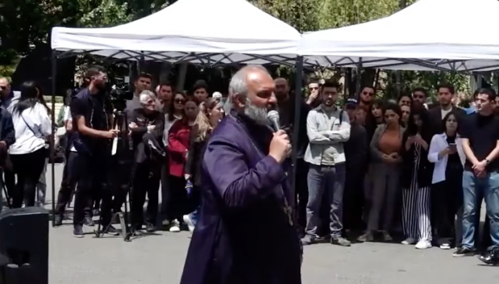 Ուզում են ապացուցել՝ հասարակությունը ստամոքս է, մեզ ներարկել են խոսել անզորության մասին․ Սրբազան