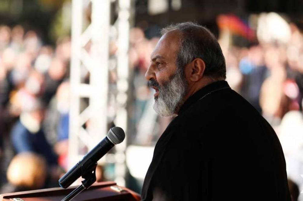 «Նրանք գործի չեն գնում, գնում են հայհոյելու․ Խորհրդարանի ամբիոնը դարձրել են հայհոյախոսության պատվանդան»․ Բագրատ Սրբազանը՝ ՔՊ-ականների մասին
