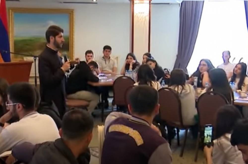 «Լույսը միշտ հաղթել է խավարին»․ Հայաստան-Արցախ համահայկական երիտասարդական ֆորումի հյուրը Հայ Առաքելական եկեղեցու Տավուշի թեմի ուրարակիր Թովմաս Առաքելյանն էր (Տեսանյութ)