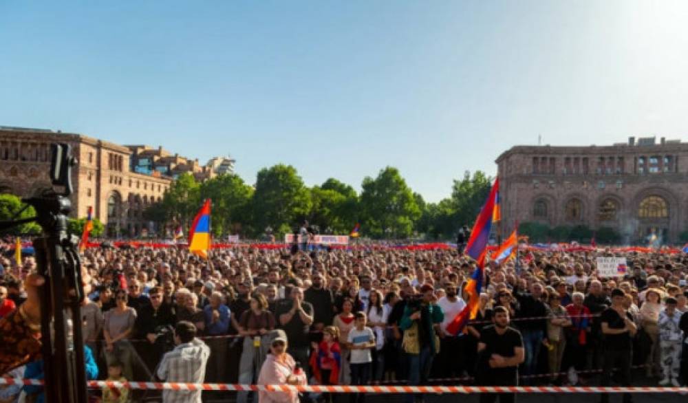 Ինչպես չխանգարել և ջուր չլցնել անհայրենիքության ջրաղացին. «Փաստ»