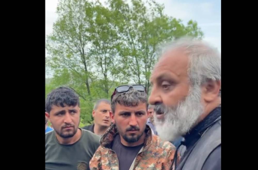 Տավուշի թեմի առաջնորդին թույլ չեն տալիս մտնել Կիրանց․ կիրանցիներն են եկել՝ հանդիպելու Բագրատ Սրբազանի հետ (Տեսանյութ)