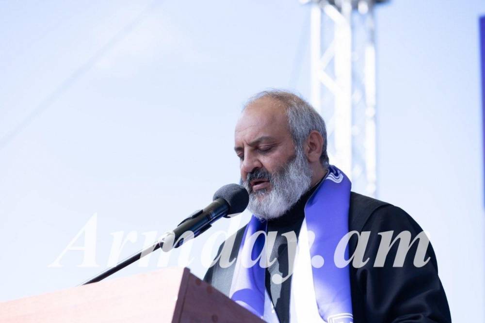Սարափելի ծանր բան ա, ուրախանալիք չի․ Սրբազանը՝ վարչապետի թեկնածու լինելու մասին