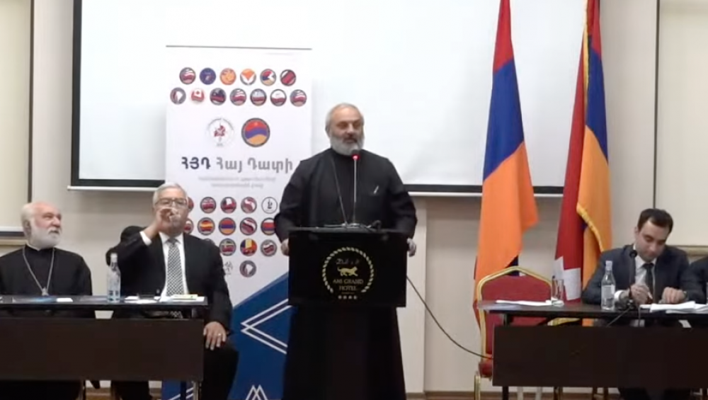 Ժամանակն է ավարտենք եռագույնի հաղթարշավը սև ու սպիտակի նկատմամբ. Բագրատ արքեպիսկոպոս Գալստանյան (տեսանյութ)