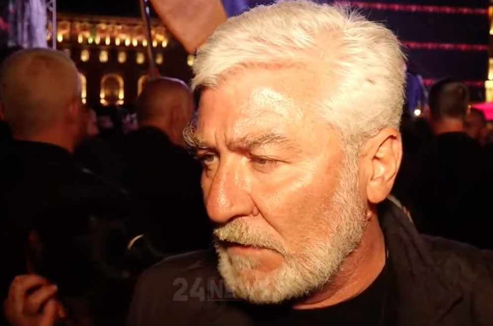 Վերջապես հարթակին կանգնածը հայերեն է խոսում, Սրբազանը վարչապետի լավ թեկնածու է (տեսանյութ)