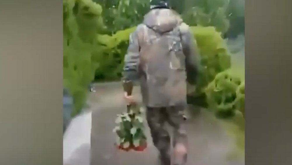 Փաշինյանի բերած ծաղիկները Տավուշում նետել են աղբարկղը (տեսանյութ)